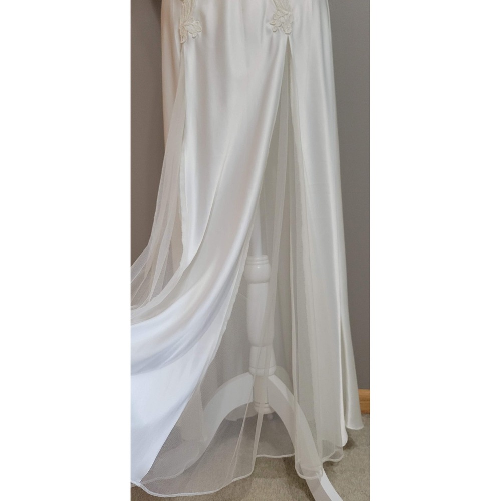 Victoria's Secret Slip Dress & Robe Set - Picture 11 of 16